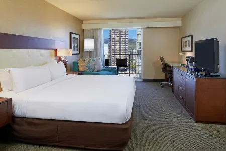 DoubleTree by Hilton Alana - Waikiki Beach