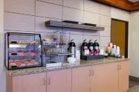 La Quinta Inn & Suites by Wyndham Helena - breakfast