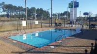 Holiday Inn Express SLIDELL by IHG - piscina