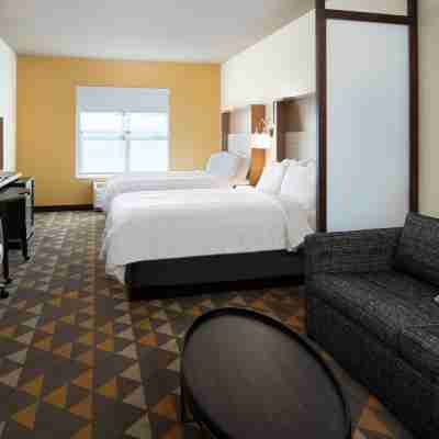 Holiday Inn & Suites Idaho Falls Rooms