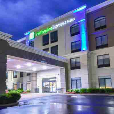 Holiday Inn Express & Suites Indianapolis Northwest Hotel Exterior