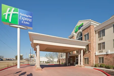 Holiday Inn Express & Suites Eagle Pass