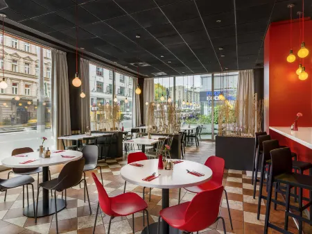 Ibis Praha Mala Strana Отели рядом с достопримечательностью «Кафедральный собор Святых Кирилла и Мефодия»