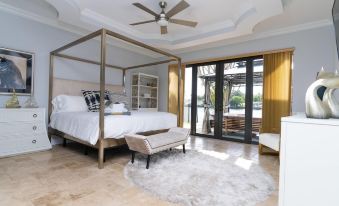 5 Bedroom Luxe Villa on Deep Water Intracoastal