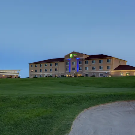 Holiday Inn Express & Suites SIOUX CENTER by IHG