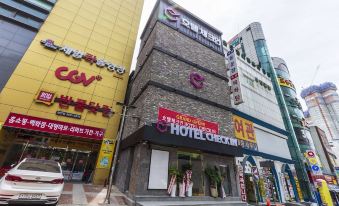 2. 호텔체크인..