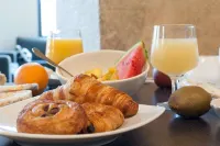 The Originals Boutique Hôtel la Grange Niort - Frühstück