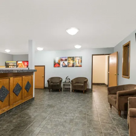 Super 8 by Wyndham Topeka/Wanamaker RD/I-70