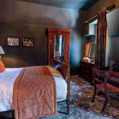 Clementine's Town House Hotel Rooms