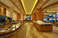 Constantinou Bros Pioneer Beach Hotel