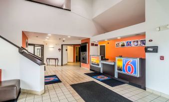 Motel 6 Harvey, IL