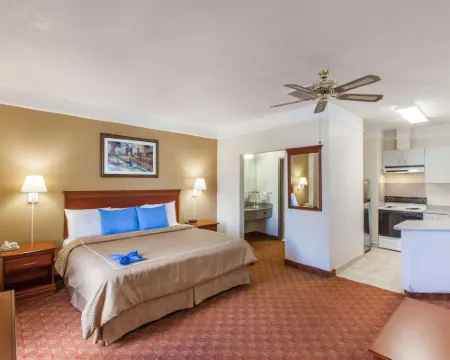 Days Inn & Suites by Wyndham NASA Space Center Houston Hotels in Webster