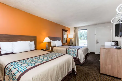 Days Inn by Wyndham Norfolk Airport - Kolam Renang