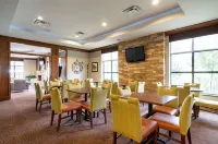Comfort Inn & Suites Hotels in Ridge