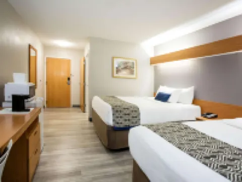 Microtel Inn & Suites by Wyndham Southern Pines / Pinehurst Hotels in Moore County