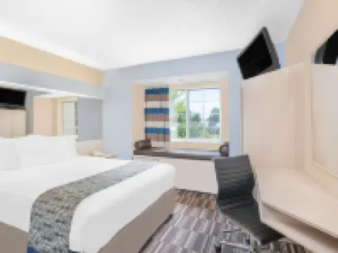 Microtel Inn & Suites by Wyndham Clear Lake Hotels in Clear Lake