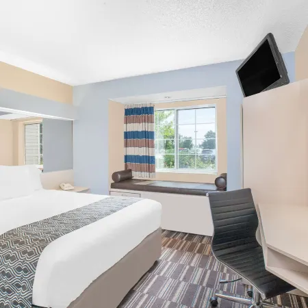 Microtel Inn & Suites by Wyndham Clear Lake Hotels in Clear Lake