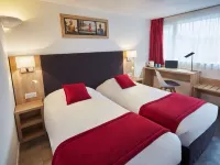Kyriad Lille Est - Hem Hotels in Nord