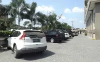 Grand Kanaya Hotel - parking