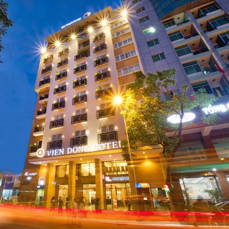 Vien Dong Hotel - Near Bui Vien Walking Street Отели рядом с достопримечательностью «Район 1»