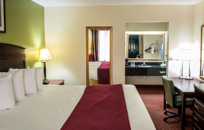 Quality Inn Chipley I-10 at Exit 120
