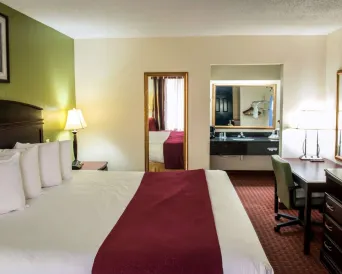Quality Inn Chipley I-10 at Exit 120