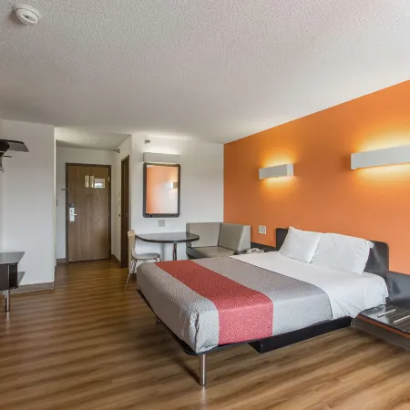 Motel 6 Omaha, NE - Central