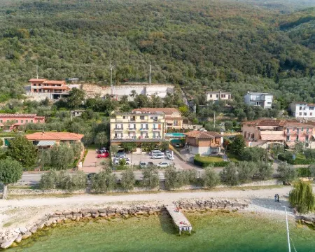 Hotel Garni Rosmari Hotels in Brenzone sul Garda
