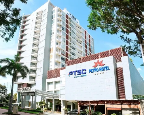 Petro Hotel Hotels near Lam Son Stadium