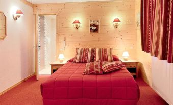 Logis Hotel les Playes