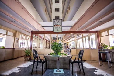 รูปภาพของกาแลทองทาวเวอร์