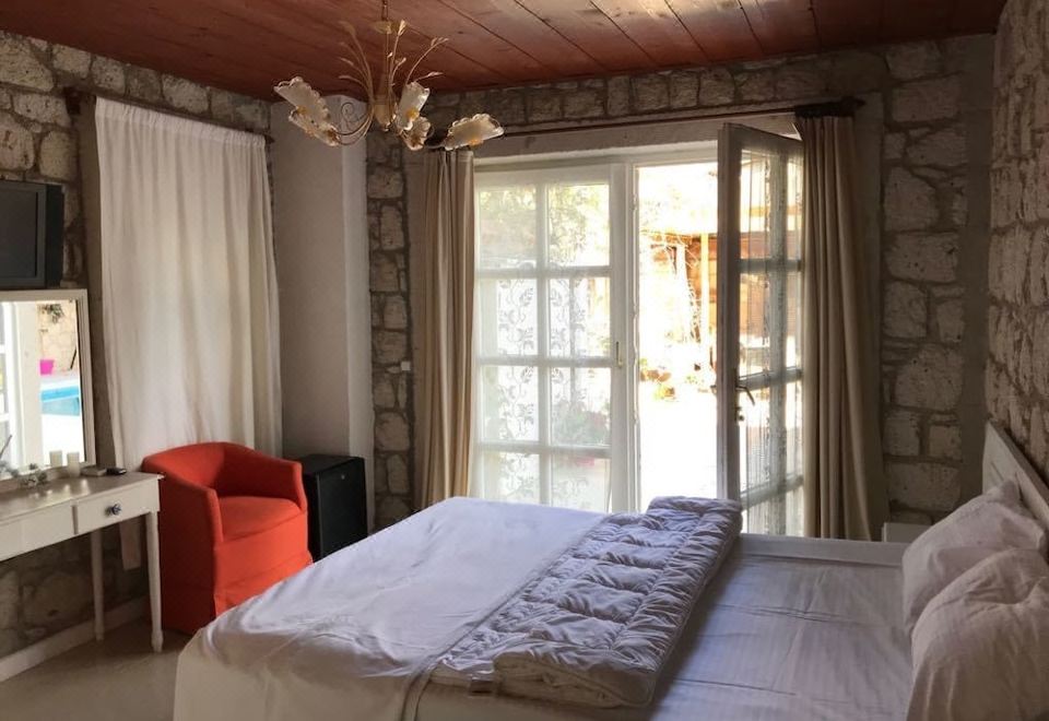 Begonvil Otel Alacati
