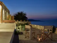 Niova Villa - Seafront, Private Pool and Ionian Sea Views, by ZanteWize Hotel in zona Porto niova Beach cocktail bar