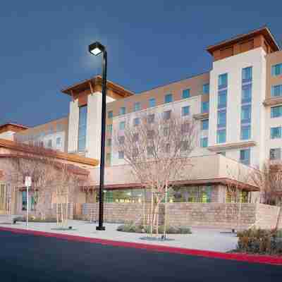 Embassy Suites by Hilton Palmdale Hotel Exterior