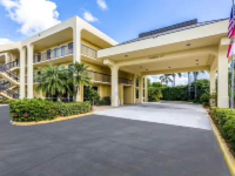 Quality Inn Palm Beach International Airport Hotels in West Palm Beach