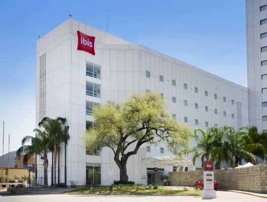 Ibis Monterrey Valle Номера Photos