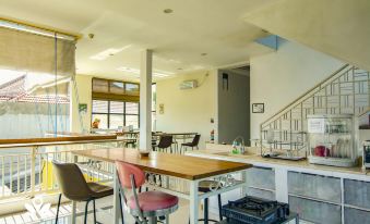 OYO Life 3944 Family Guest House Sukomanunggal