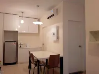 Quin Homestay Uuc Nexus Resort Golf Course 주변 호텔