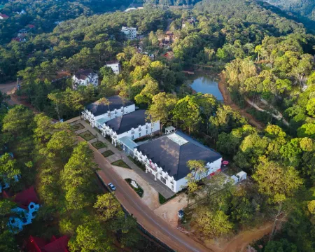 金色太陽酒店 - 曼登 公伯隴酒店