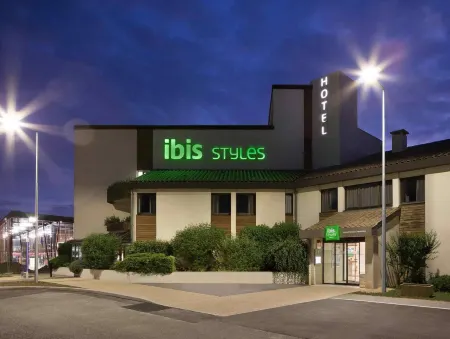 Ibis Styles Niort Poitou-Charentes Отели в г. Ле Фос