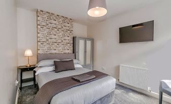 Newhall Lodge - Housity
