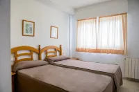 Apartamentos Turisticos Biarritz - Bloque I Hotels in Oliva