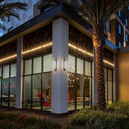 Hilton Garden Inn San Jose Airport Отели рядом с достопримечательностью «Спортивный комплекс «SAP-центр»»