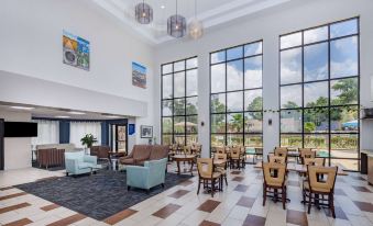 Days Inn & Suites Savannah Midtown 전경