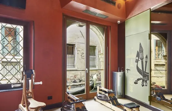 薩圖瑞尼亞國際酒店