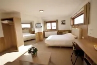 Hotel Chamdor Отели в г. Розеларе