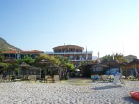 Wind Club Hotel di Apollonii