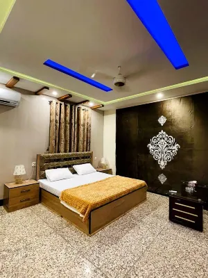 Husnain Resort by Saud Khan - bar