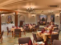 Cama Rajputana Club Resort Hotels in Маунт-Абу