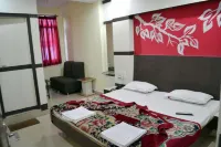 Hotel Saket 파치마히 호 주변 호텔